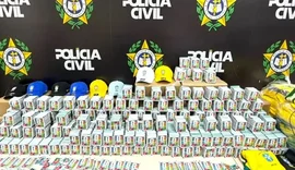 Polícia do RJ apreende mais de 200 mil figurinhas falsificadas da Copa