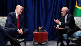 Lula se reúne com Trump na Malásia e pede suspensão de tarifa sobre exportações brasileiras