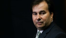 Reforma administrativa pode vir antes da tributária, diz Maia