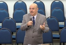 Pastor é nova indicação do presidente para o ministério da educação
