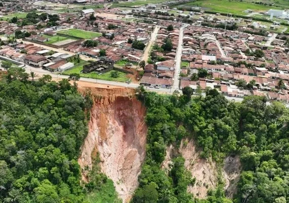 Em Rio Largo, voçoroca cresce sete vezes em dez anos e ameaça imóveis