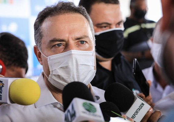 Renan Filho rebate  Bolsonaro no Twitter: 'sua condução na pandemia é a pior do planeta'