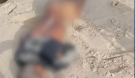 Polícia apura morte de homem encontrado seminu em praia do litoral sul