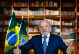 Lula descarta desafiar EUA, mas diz que Brasil não é republiqueta