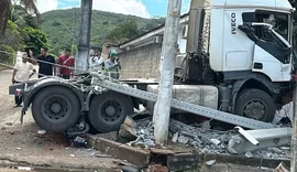 Motociclista morre após ser atingida por caminhão em Palmeira dos Índios