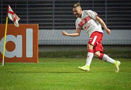 Meia Diego Torres, do CRB, demonstra interesse na renovação com o clube