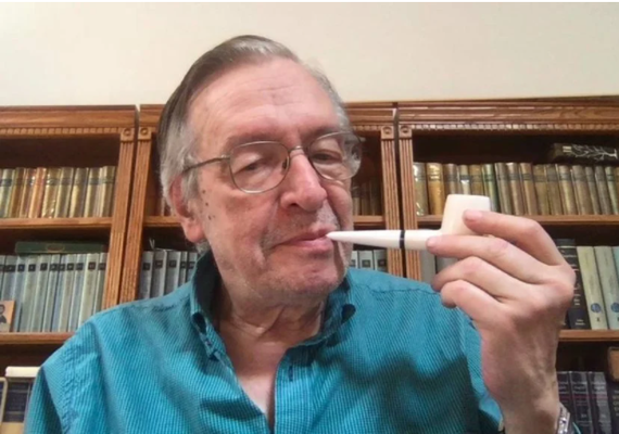 Morre aos 74 anos o escritor e negacionista Olavo de Carvalho