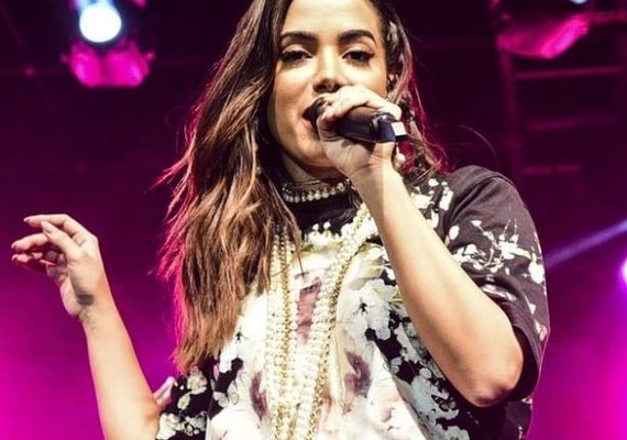 Anitta tem 2,8 milhões de reais bloqueados pela Justiça