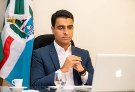 Com possível fim dos cobradores, JHC anuncia passagem gratuita para estudantes