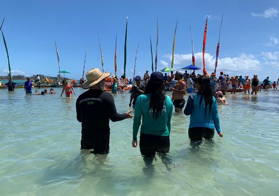 IMA promove ação de educação ambiental nas piscinas naturais de Pajuçara