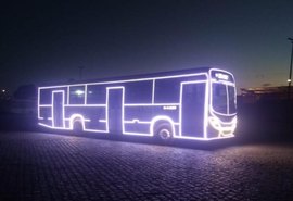 Ônibus do SIMM recebem iluminação para o Natal