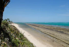 Pescador morre afogado após embarcação virar na Praia do Saco