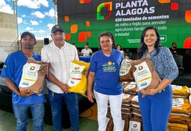 Planta Alagoas: agricultores comemoram chegada de sementes no tempo certo para o plantio