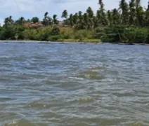 Embarcação com oito ocupantes fica à deriva na Lagoa Mundaú