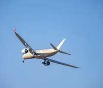 Avião bate recorde com voo direto de 24h entre Austrália e França