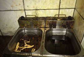 Barraca de lanches da orla é interditada por comércio irregular de alimentos