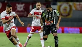 Virada cruel no Rei Pelé amplia jejum e afunda CRB na Série B