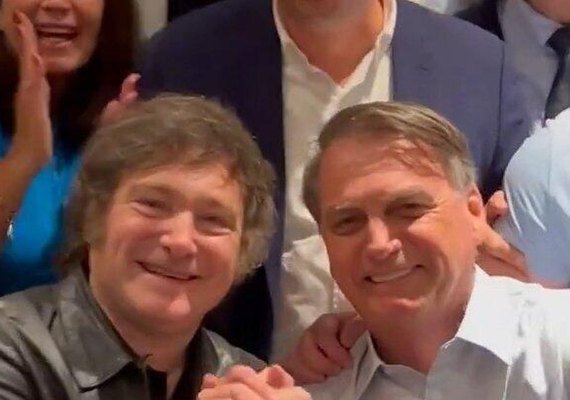 Ida de Milei ao Brasil para apoiar Flávio Bolsonaro não deve influenciar eleições