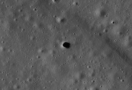 Nasa vai investigar caverna gigante na Lua para abrigar futuras missões