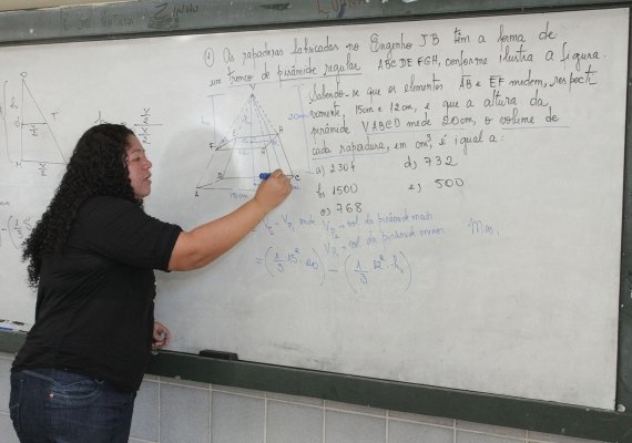 Escolas de AL amplia carga horária de disciplinas para ensinos fundamental e médio