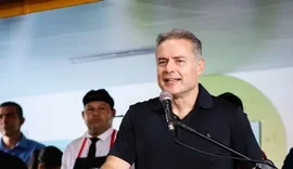Renan Filho diz que JHC nunca fez concurso público: “Zero”