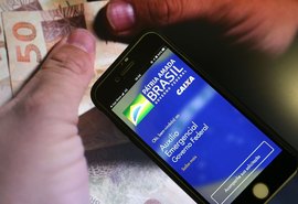Operação da Polícia Federal combate fraudes no auxílio emergencial