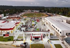 Marechal inaugura 1ª etapa do maior complexo educacional e esportivo de AL