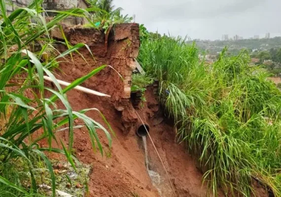 Deslizamento de terra 'expulsa' famílias de suas casas, em Bebedouro