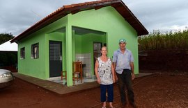 Agricultores do sertão recebem casas do PNHR