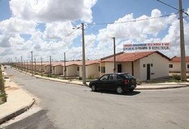 Suspeito joga carro contra a ex e deixa três pessoas feridas em Rio Largo