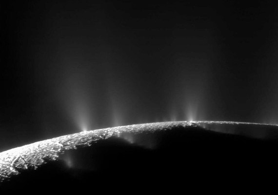 Rede de ondas eletromagnéticas é detectada em lua de Saturno