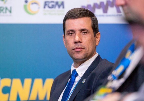 Dados e estudos sobre os municípios é entregue ao Governo Federal durante abertura da Marcha 2023