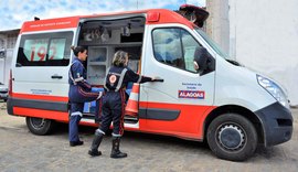 Colisão entre carro e motocicleta deixa jovem ferido na Durval de Góes Monteiro