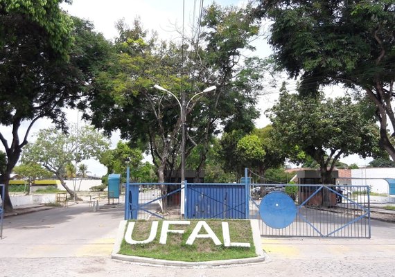 Concurso da UFAL oferece vagas para professor com salários de até R$ 9,6 mil