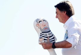 Bolsonaro: Vou pegar um país destroçado por causa das gestões do PT