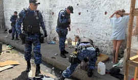 Semsc desmonta barracos usados para consumo e venda de drogas no Cambona