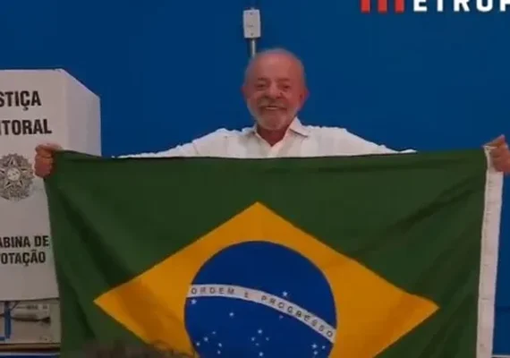 Lula vota em São Bernardo do Campo ao lado de Janja e Alckmin
