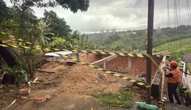 Defesa Civil realiza 17 demolições preventivas em áreas de risco em Maceió