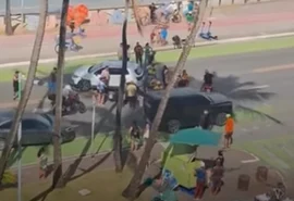 Motociclista sofre fraturas após colisão em frente ao totem 'Eu Amo Maceió'
