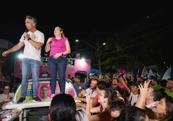Rafael Brito apresenta programa 'Vou de Graça' durante caminhada pelo Clima Bom