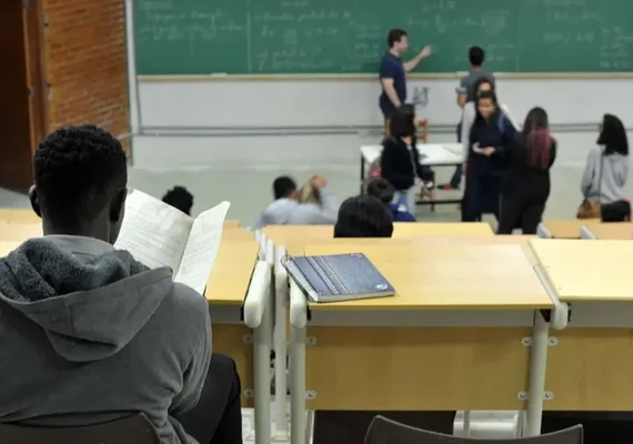 Violência e censura atingem maioria dos professores em todo o país