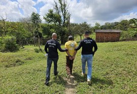 Polícia Civil prende em Chã Preta, homem que matou vizinho a facadas no interior de PE