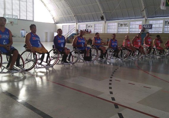 Semudh entrega cadeiras de rodas especiais a 12 atletas do basquete alagoano