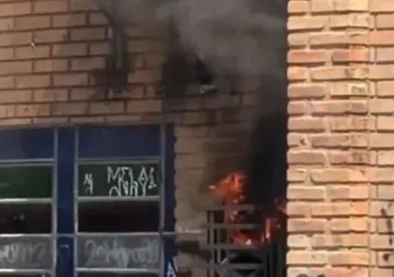 Incêndio após missa mobiliza fiéis e bombeiros no Poço