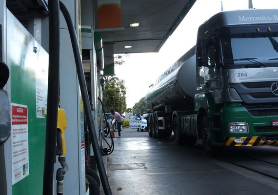 Elevação do etanol na gasolina reacende embate entre governo e setor automotivo