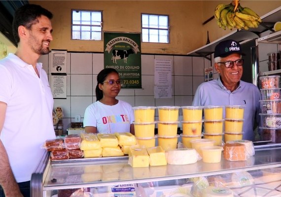 Abelardo e a invenção acidental de um queijo: Produtor do Sertão alagoano vai levar inovação à Expo Bacia Leiteira