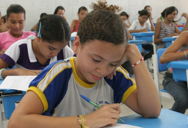 80 mil estudantes serão beneficiados por programa de alfabetização