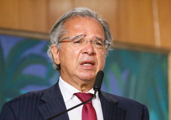 Auxílio emergencial será prorrogado, afirma Paulo Guedes