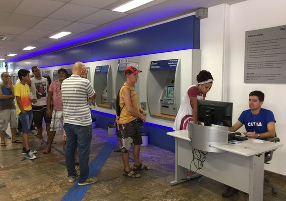 Bancos funcionam hoje e fecham nos dias 31 e 1º