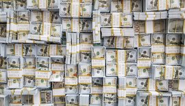 Dólar recua para R$ 5,14 com alívio no cenário internacional